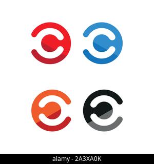 Lettera iniziale C Impostare il logo. Lettera C lo spazio negativo Logo o icona del modello di progettazione - Vettore Illustrazione Vettoriale