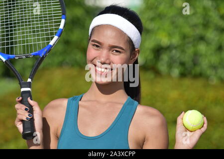 Felice minoranza Fitness Tennis femminile Player Foto Stock