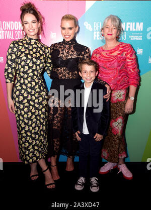 Lily James, Billie Piper, Toby Woolf e Kerry Fox (sinistra-destra) che frequentano le bestie Rare Premiere come parte del BFI London Film Festival 2019 tenutosi presso il Curzon Mayfair, Londra. Foto Stock