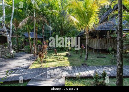 WAPA LODGE sulla di Kourou fiume nel cuore della foresta di Amerindian, Guiana francese, Dipartimento d'oltremare, SUD AMERICA, Francia Foto Stock
