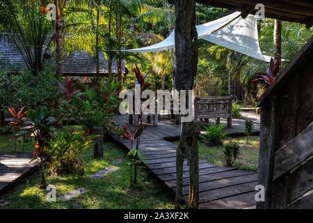 WAPA LODGE sulla di Kourou fiume nel cuore della foresta di Amerindian, Guiana francese, Dipartimento d'oltremare, SUD AMERICA, Francia Foto Stock