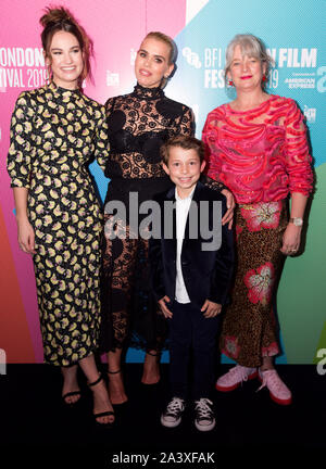 Lily James, Billie Piper, Toby Woolf e Kerry Fox (sinistra-destra) che frequentano le bestie Rare Premiere come parte del BFI London Film Festival 2019 tenutosi presso il Curzon Mayfair, Londra. Foto Stock