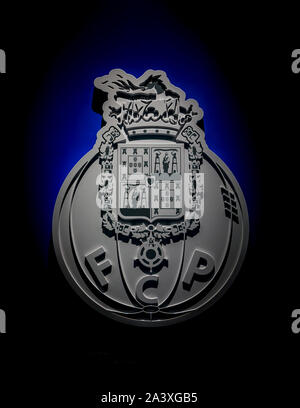 Una foto del FC Porto logo sul display interno del suo museo. Foto Stock