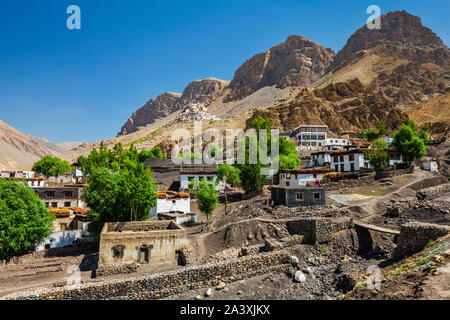 Il villaggio di Ki e monastero in Himalaya Foto Stock