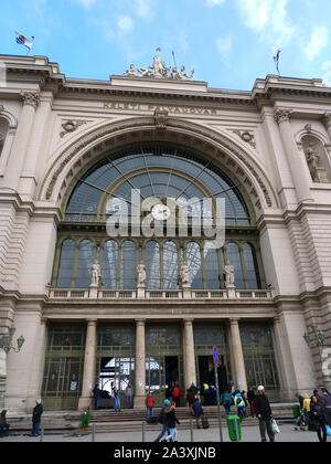 Keleti (orientale) stazione ferroviaria Keleti Pályaudvar, ottavo distretto, Budapest, Ungheria Magyarország, Europa Foto Stock