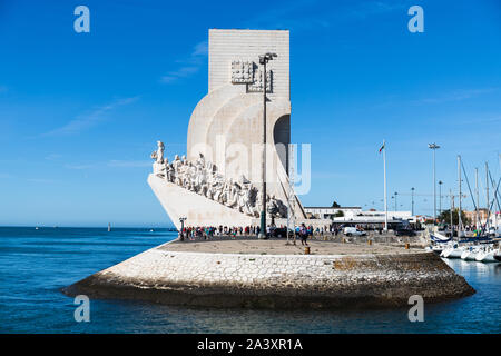 Ottobre 6th, 2019, Lisbona, Portogallo - il Monumento delle Scoperte, situato nella riva nord del fiume Tagus estuary in Santa Maria de Belem Foto Stock