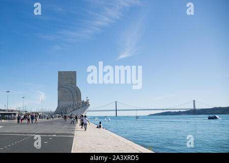 Ottobre 6th, 2019, Lisbona, Portogallo - il Monumento delle Scoperte, situato nella riva nord del fiume Tagus estuary in Santa Maria de Belem Foto Stock