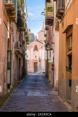 New Scenic 5 posti in vista della bellissima isola di Procida, vicino a Napoli, regione Campania, Italia. Foto Stock