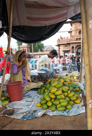 Di mango fresco in indian mercato ortofrutticolo, Rajasthan, Jodhpur, India Foto Stock