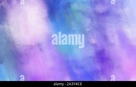 Colorate cosparse grungy spazzolato grafica di sfondo con medie viola, colori pastello viola e blu lavanda dipinto a colori. Foto Stock