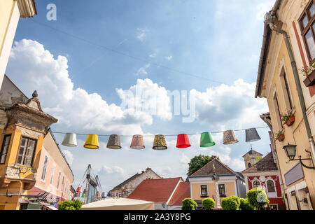 Szentendre la piazza principale con qualche bella decorazione, Ungheria Foto Stock