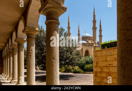 Mohammad Moschea Al-Amine da Saint George Cattedrale greco-ortodossa, il centro cittadino di Beirut, Libano Foto Stock