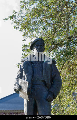 Una statua del maresciallo di campo Montgomery presso il D-Day story museum Southsea, Hampshire Foto Stock