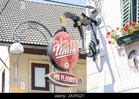 Pri Costalina Planincu restaurant sign, Grajska cesta, lago di Bled Bled, Alta Carniola Regione, Slovenia Foto Stock