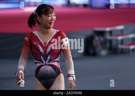 Stuttgart, Germania. 10 ottobre, 2019. Asuka Teramoto (JPN) ginnastica artistica : Il 2019 ginnastica artistica Campionati del Mondo, Donne Individuale tutto attorno alla finale a alla Hanns-Martin-Schleyer-Halle a Stoccarda in Germania . Credito: Giovanni Osada AFLO/sport/Alamy Live News Foto Stock