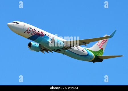 Aria Vanuatu, Boeing 737-800,decollare ,Aeroporto internazionale di Auckland Foto Stock