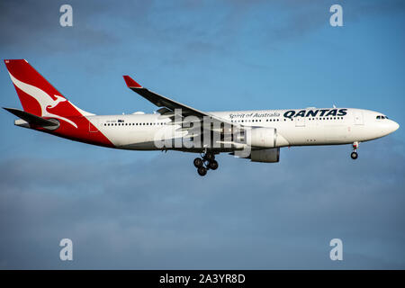 Qantas, A330, atterraggio, Aeroporto internazionale di Auckland Foto Stock