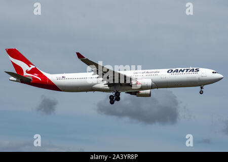 Qantas, A330, atterraggio, Aeroporto internazionale di Auckland Foto Stock