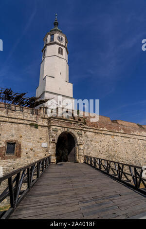 Vista del Sahat Kula torre dell orologio a Belgrado Kalamegdan castello in Serbia Jugoslavia a Sava e fiumi Danubio Foto Stock