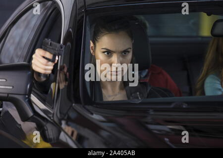 Data di rilascio: ottobre 21, 2016 Titolo: tenere il passo con il Joneses STUDIO: Twentieth Century Fox regia: Greg Mottola trama: una coppia suburbana diventa invischiato in una lo spionaggio internazionale trama quando scoprono che la loro apparenza perfetta nuovi vicini sono spie del governo. STARRING: Zach Galifianakis, Isla Fisher, Jon Hamm, Gal Gadot. (Credito Immagine: © Twentieth Century Fox /Entertainment Immagini) Foto Stock