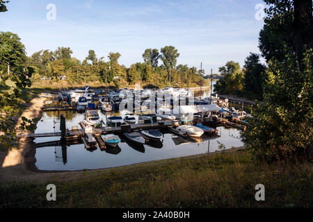 La marina in Dusseldorf-Lorick Foto Stock