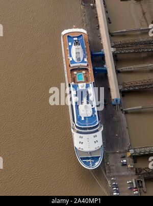 Silversea crociera ormeggiato a Londra international Cruise Terminal, Tilbury, East London, Regno Unito Foto Stock