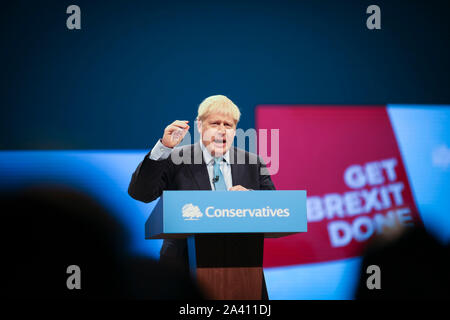 © Chris - Boll. 02/11/19, Manchester , Regno Unito. Congresso del Partito conservatore 2019 a Manchester Central. Il primo ministro Boris Johnson offre il suo discorso nel giorno finale della conferenza (oggi Mercoledì 2 ottobre 2019) Photo credit: CHRIS BULL Foto Stock