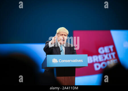 © Chris - Boll. 02/11/19, Manchester , Regno Unito. Congresso del Partito conservatore 2019 a Manchester Central. Il primo ministro Boris Johnson offre il suo discorso nel giorno finale della conferenza (oggi Mercoledì 2 ottobre 2019) Photo credit: CHRIS BULL Foto Stock