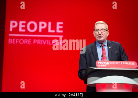 © Chris - Boll. 23/09/19 Brighton , Regno Unito. Partito Laburista Conferenza annuale 2019 in Brighton. Len McCluskey , Segretario generale di unire l'Unione europea offre il suo discorso. Photo credit: CHRIS BULL Foto Stock