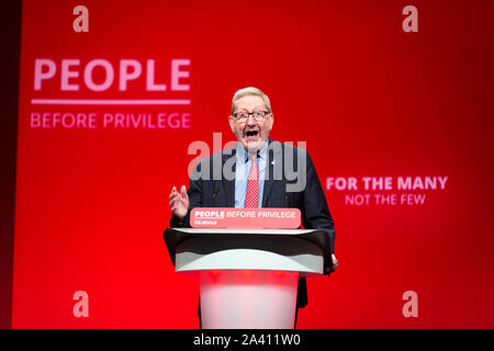 © Chris - Boll. 23/09/19 Brighton , Regno Unito. Partito Laburista Conferenza annuale 2019 in Brighton. Len McCluskey , Segretario generale di unire l'Unione europea offre il suo discorso. Photo credit: CHRIS BULL Foto Stock