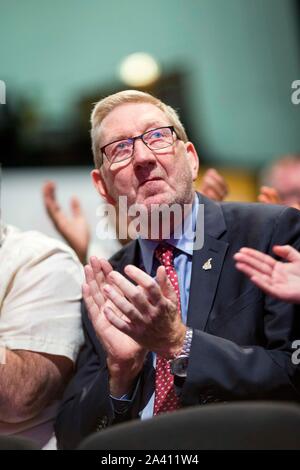 © Chris - Boll. 23/09/19 Brighton , Regno Unito. Partito Laburista Conferenza annuale 2019 in Brighton. Len McCluskey , Segretario generale di unire l'Unione europea offre il suo discorso. Photo credit: CHRIS BULL Foto Stock