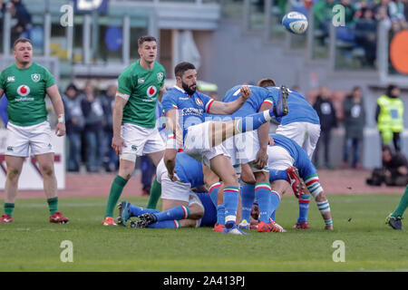 Dalla ruck Tito Tebaldi durante la Guinness Sei Nazioni 2019 - Italia vs Irlanda , Italia, 24 Feb 2019, Rugby Rugby italiano Team nazionali Foto Stock