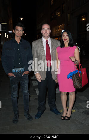 Jonathan Sothcott, Janine Nerissa, e il figlio di Dylan arriva a cena a Rowley di Jermyn Street, Londra. 10.09.19 con: Dylan, Jonathan Sothcott, Janine Nerissa dove: Londra, Regno Unito quando: 10 set 2019 Credit: WENN.com Foto Stock