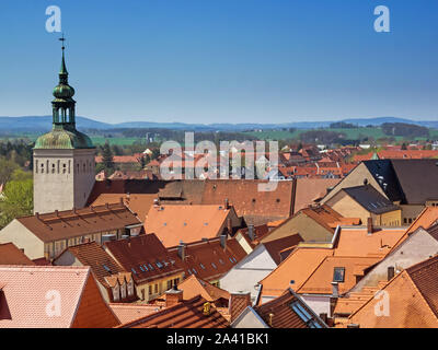 Bautzen, in Sassonia, Germania: veduta aerea della città di Bautzen con la storica torre 'Lauenturm' Foto Stock