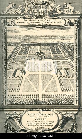 La Sala Arancio, l'Aia, Olanda, fine 17th-inizi XVIII secolo (1903). 'La vendita d'arancio, B&#xe2;tie par son Altesse Amelie Princesse fare&#xfc airiere;d'arancio. Ordonn&#xe9;e par Pierre Post, architecte des Princes d'arancione." La casa e i giardini, meglio noto come "casa in legno " ('Huis ten Bosch"), sono state costruite c1645 come un rifugio di campagna di Frederick Henry, principe di Orange e sua moglie, la principessa Amalia di Solms-Braunfels, dall'architetto Pieter Post. Dopo una incisione di Pieter van der Aa. Da "La Revue de L'Art Ancien et Moderne" - Volume XIV, luglio-dicembre 1903, [Par Foto Stock