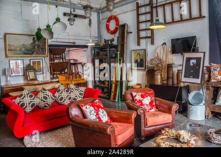 2020 Kelham Showroom di industriali, di metà secolo e mobili vintage, Sheffield Foto Stock