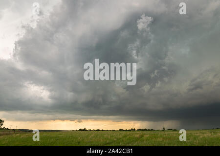 Temporale con cielo minaccioso in North Central Nebraska Foto Stock