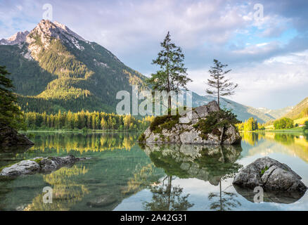 Il lago Hintersee vicino a Ramsau nella Berchtesgadener Land regione Foto Stock