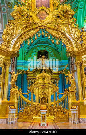 L'interno di Pietro e di Paolo, la cattedrale, una chiesa russo-ortodossa cattedrale che sorge all'interno della Fortezza di Pietro e Paolo a San Pietroburgo, Russia. Foto Stock