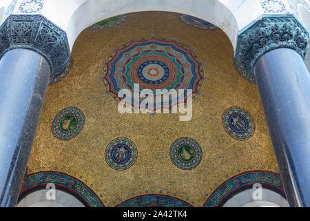 Il tedesco della fontana, un gazebo fontana di stile nell'estremità settentrionale del vecchio ippodromo (Piazza Sultanahmet, Istanbul, Turchia. Foto Stock
