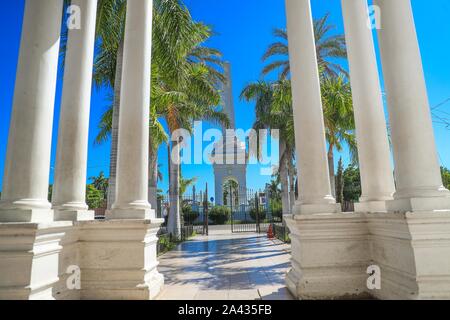 Facciata del Colegio Alvaro Obregon e Monumento in Navojoa, Sonora. Álvaro Obregón Salido era un messicano militare e politico che ha partecipato alla Foto Stock