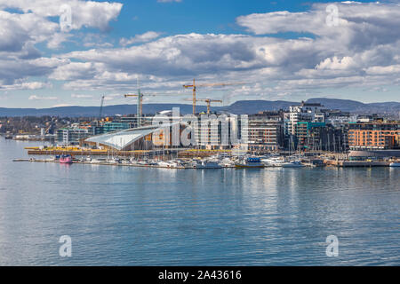 Paesaggio con l'immagine della baia e la città di Oslo Foto Stock