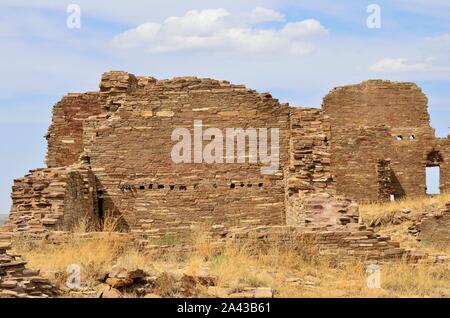 Pueblo Pintado (900-1250s), da 3 a 4 piani del grande casa, nei pressi di Chaco Canyon, NM 190914 75394 Foto Stock