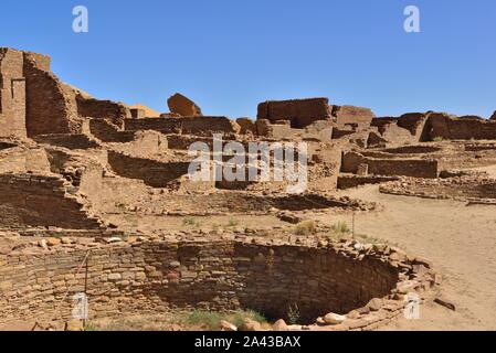 4 Storia del Nord il blocco in camera, Kivas, Pueblo Bonito 850-1250(s), Chaco Canyon, NM 190912 61349 Foto Stock