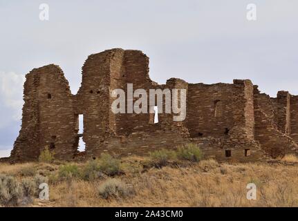 Pueblo Pintado (900-1250s), da 3 a 4 piani Casa Grande, Chaco Canyon, NM 190914 61462 Foto Stock