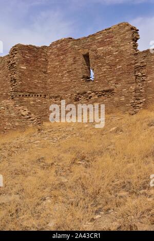 Pueblo Pintado (900-1250s), da 3 a 4 piani Casa Grande, Chaco Canyon, NM 190914 61473 Foto Stock