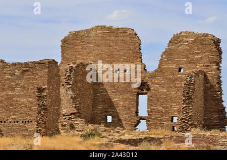 Kiva, Pueblo Pintado (900-1250s), da 3 a 4 piani del grande casa, nei pressi di Chaco Canyon, NM 190914 75393 Foto Stock