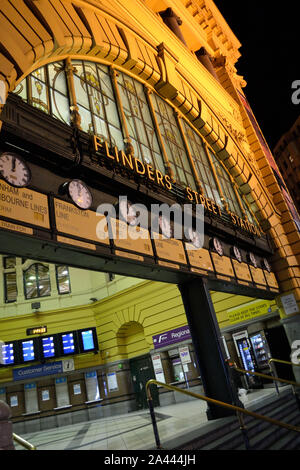 Melbourne iconico Edificio della città di notte Foto Stock