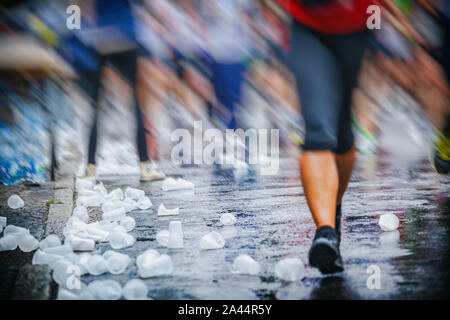 Maratona di Wroclaw in esecuzione intenzionale di sfocatura del movimento Foto Stock