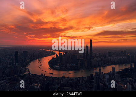 Paesaggio di Lujiazui Distretto Finanziario di Pudong con la Shanghai Tower, il World Financial Center di Shanghai, la Torre Jinmao, l'Oriental Pearl Foto Stock